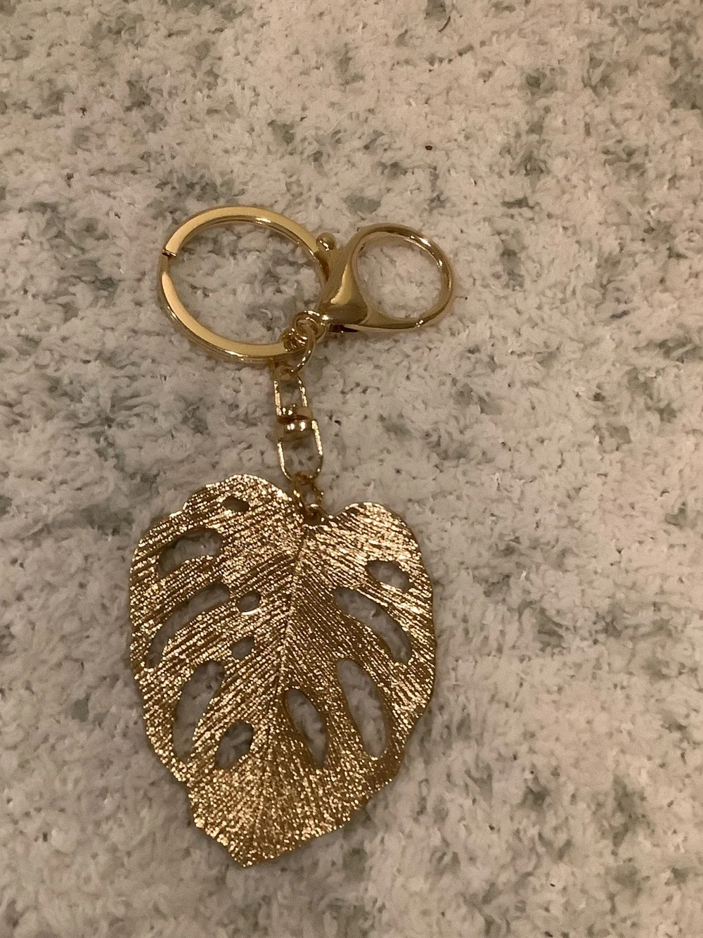 Tropical Monstera Philodendron Leaf Shaped Enamel Keychain Yellow & Green NWT